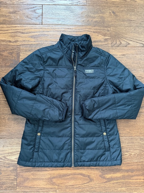 L.L. Bean Jackets & Blazers - L.L.Bean Women's Black Fitted Mountain Classic Puffer Jacket Size Small